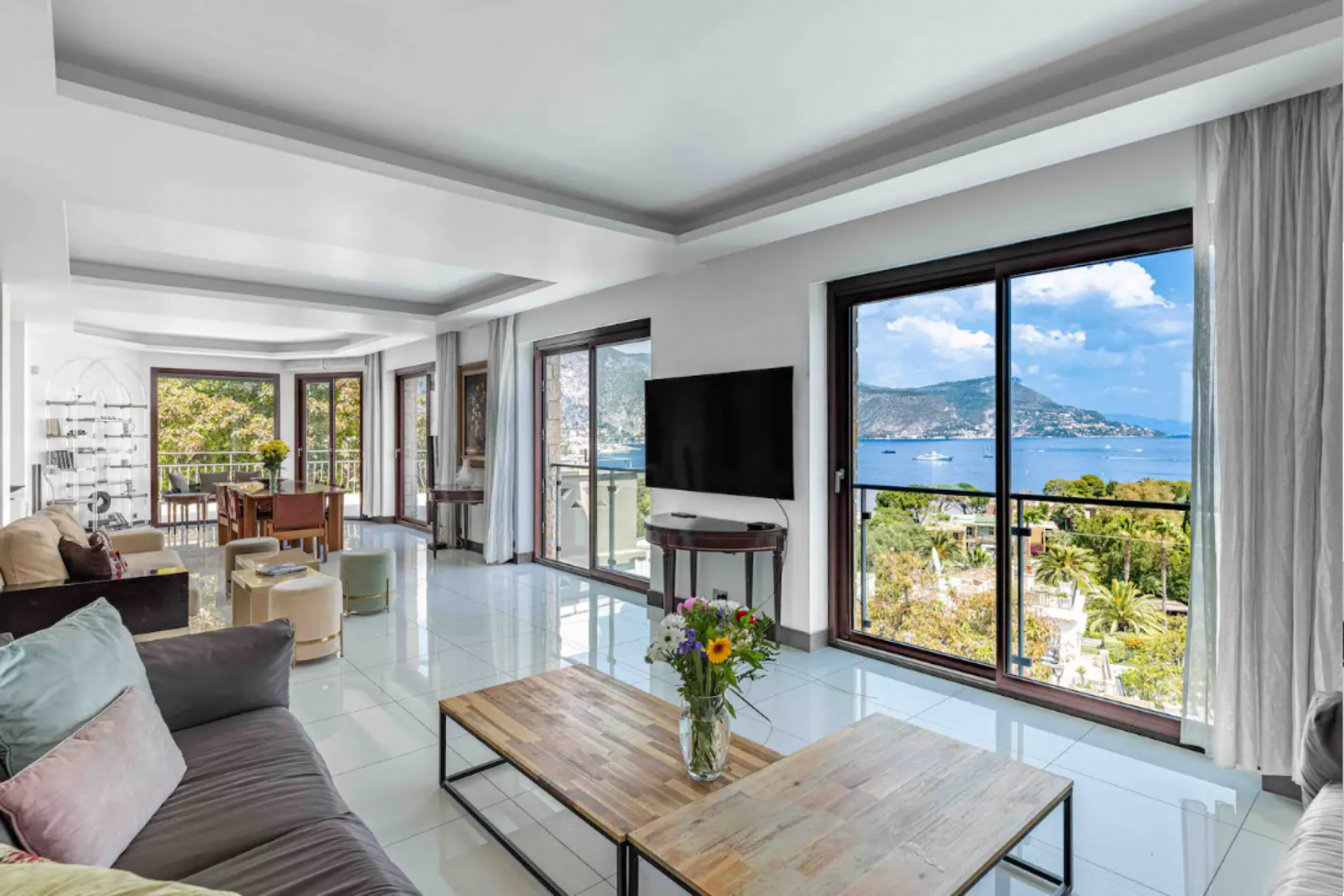 Cap Ferrat Villa with Stunning Views of Monaco and Sea