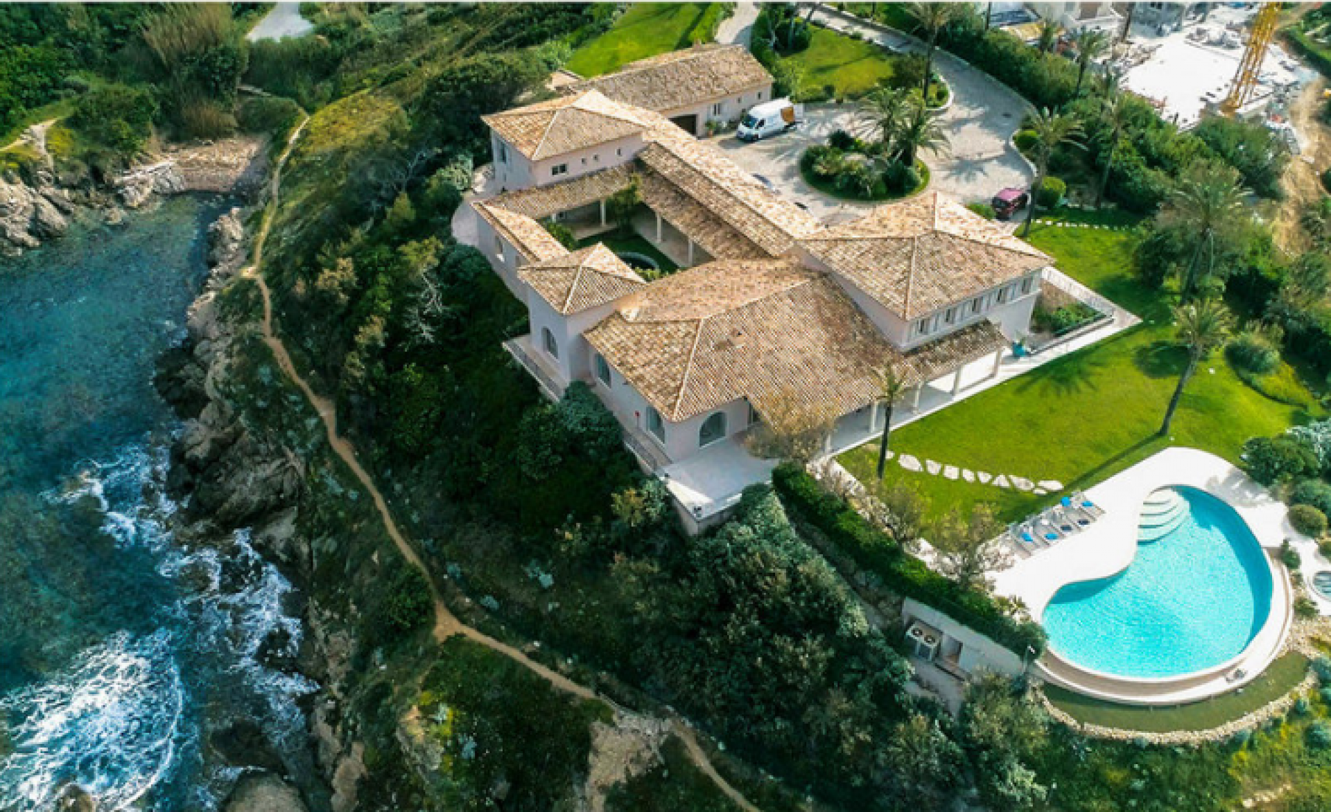 Villa de grand standing en bord de mer à St-Tropez