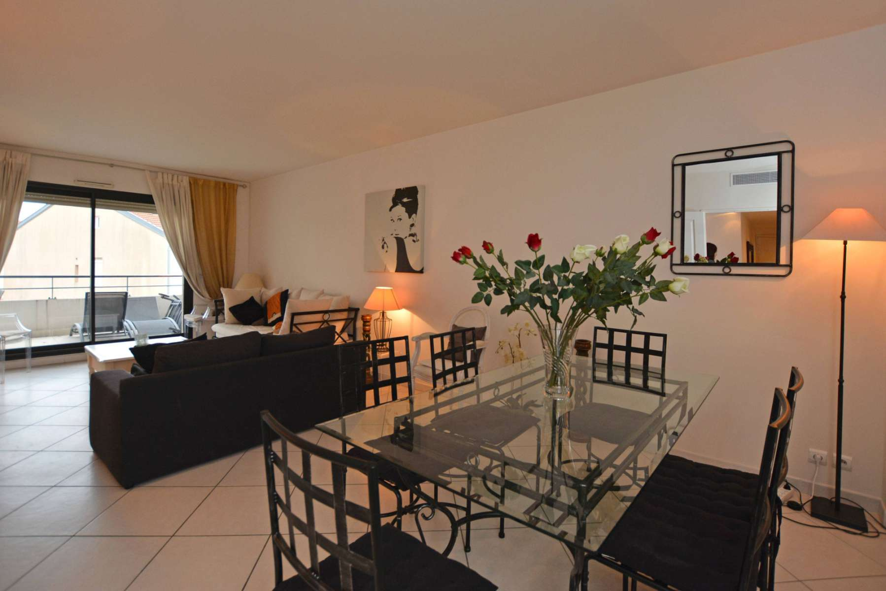 Rent apartment in city center in Cannes